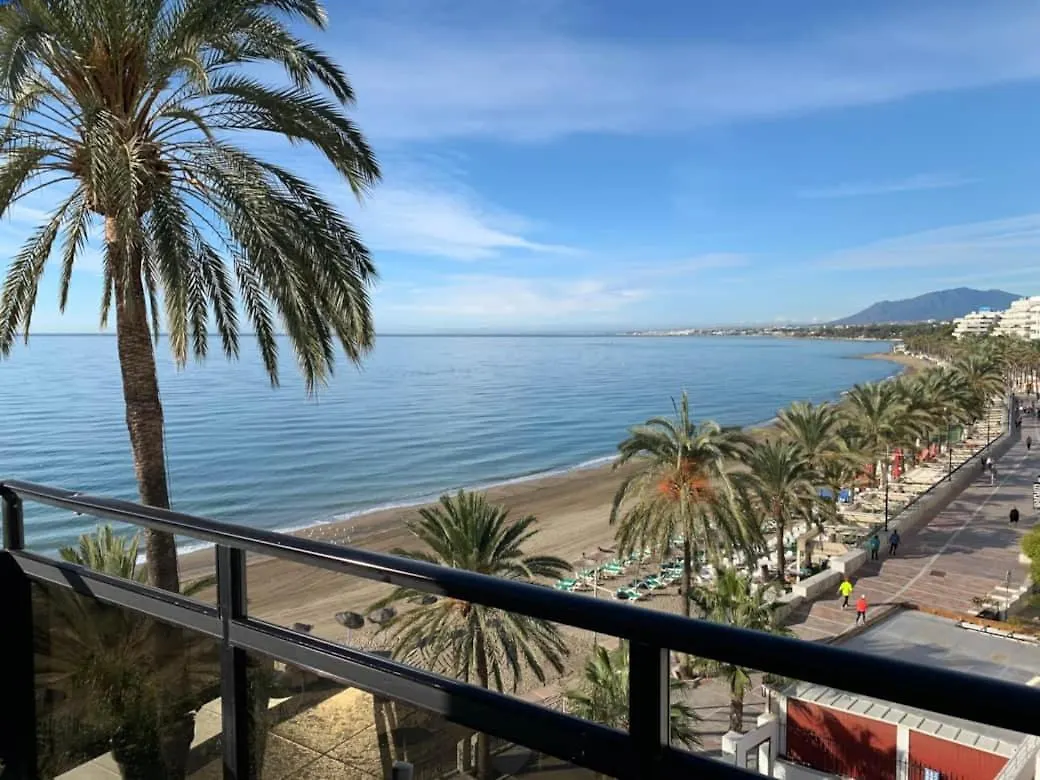 Marbella Beachfront Apartment 0*,