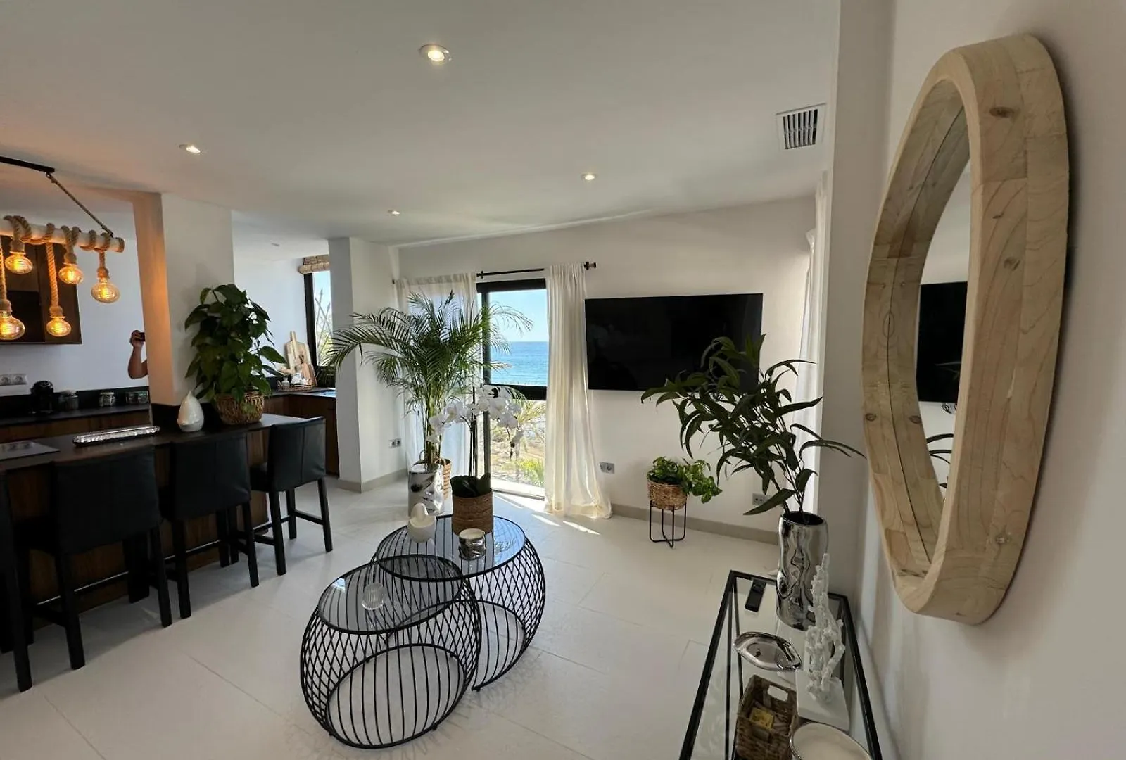 Marbella Beachfront Apartment