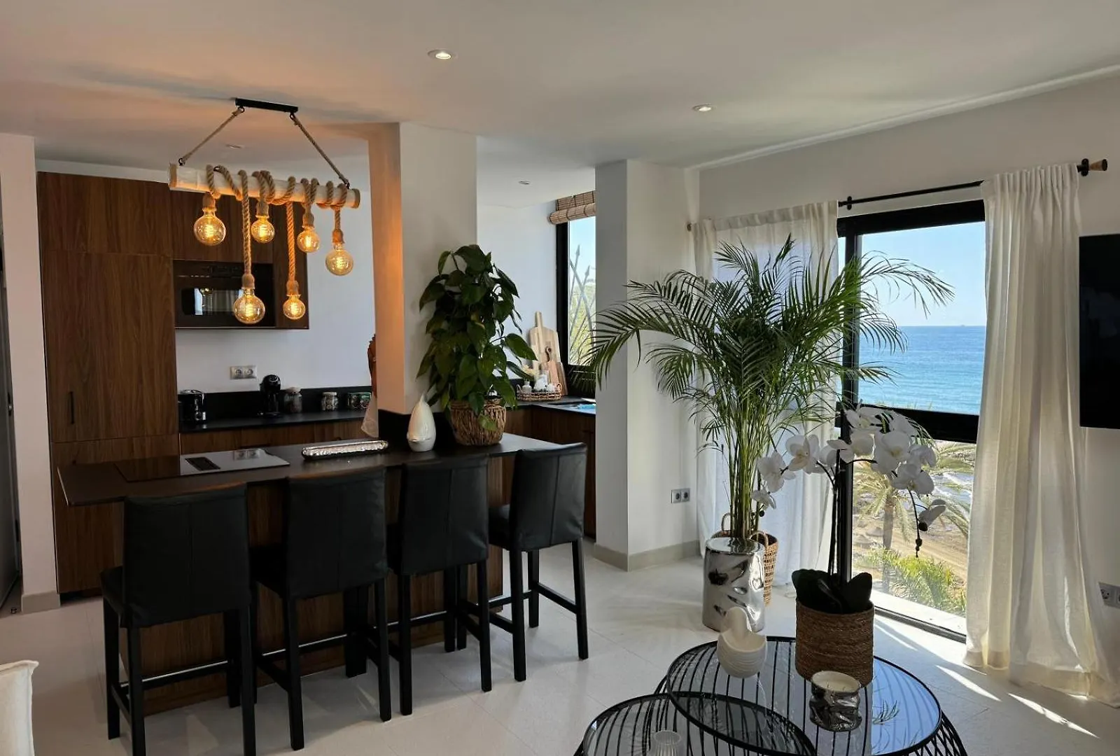 Marbella Beachfront Apartment Spain