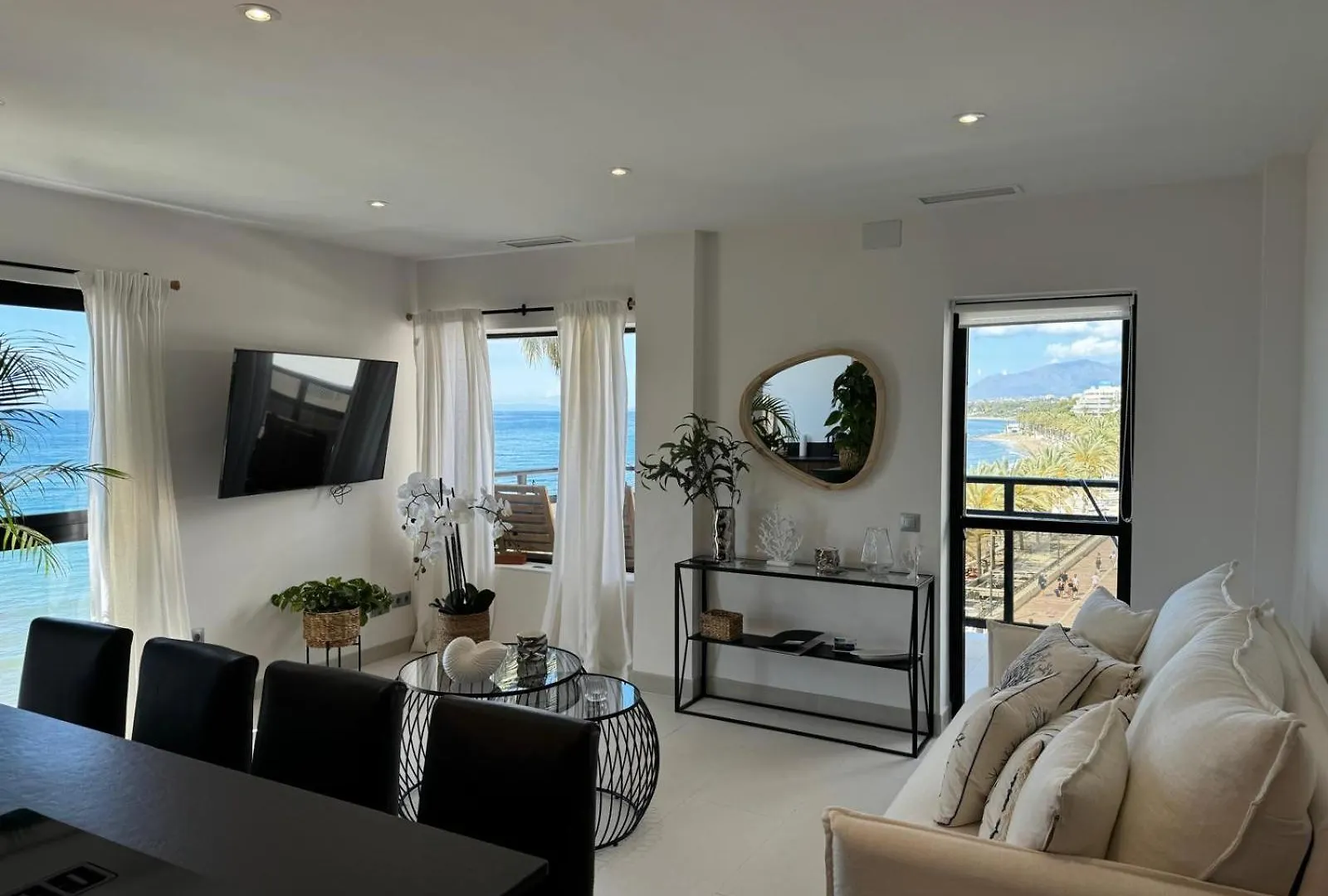 Marbella Beachfront Apartment